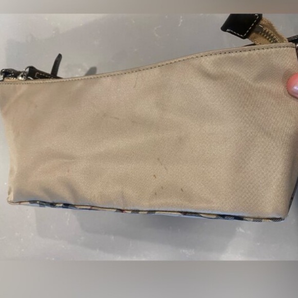 HAS STAINS - Burberry Signature Shoulder Bag - Picture 8 of 8
